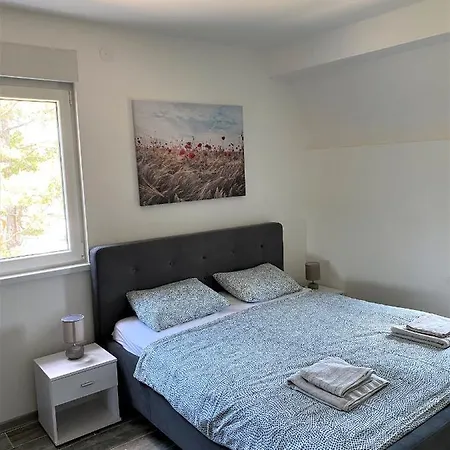 A9 Zlatni Breg Apartment Divcibare